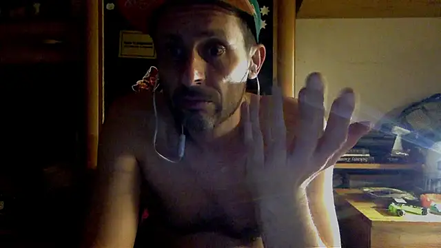 Snapshot of FireFox_Feel chatting on 12/08/24, 02:57 FireFox Feel online show from 12/08/24, 02:57