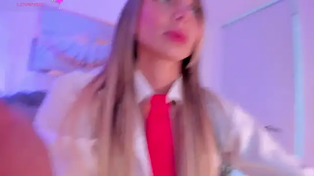 ZoePresleyX online show from 10/12/25, 10:33