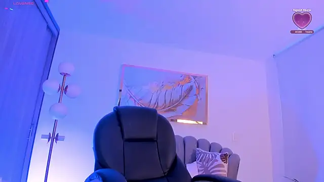 ZoePresleyX online show from 12/14/25, 10:26