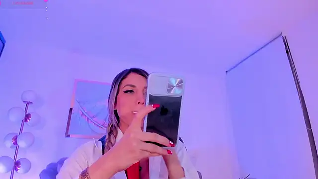 ZoePresleyX online show from 11/01/25, 01:45