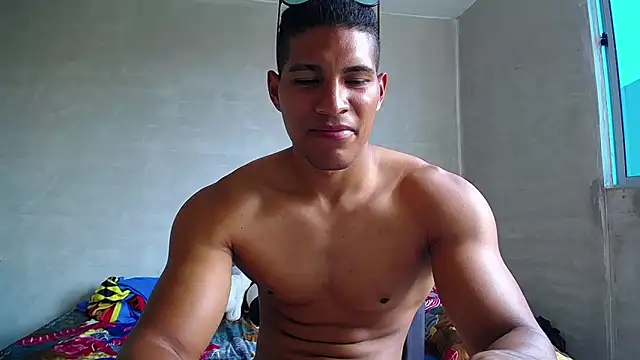 Snapshot of teddyfit19cm chatting on 03/21/25, 03:35 teddyfit19cm online show from 03/21/25, 03:35
