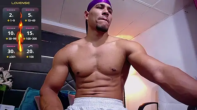 Snapshot of teddyfit19cm chatting on 11/19/25, 01:44 teddyfit19cm online show from 11/19/25, 01:44