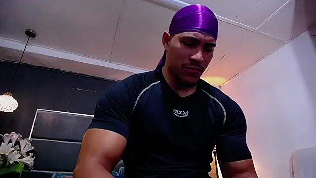 Snapshot of teddyfit19cm chatting on 11/20/25, 01:56 teddyfit19cm online show from 11/20/25, 01:56