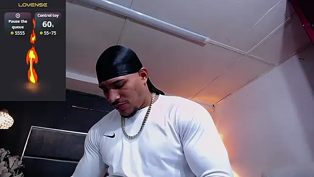 Snapshot of teddyfit19cm chatting on 12/01/25, 02:18 teddyfit19cm online show from 12/01/25, 02:18