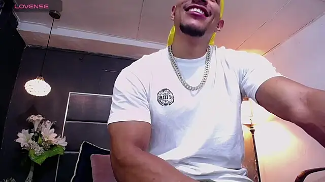 Snapshot of teddyfit19cm chatting on 10/29/25, 01:21 teddyfit19cm online show from 10/29/25, 01:21