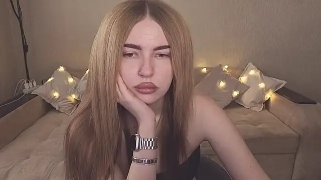 ViolettaLopez online show from 10/19/25, 09:34