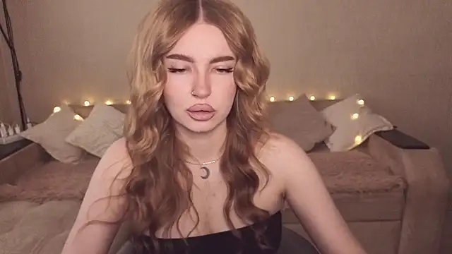 Snapshot of ViolettaLopez chatting on 07/11/26, 12:49 ViolettaLopez online show from 07/11/26, 12:49