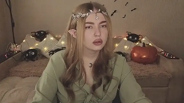 ViolettaLopez online show from 10/31/25, 11:18