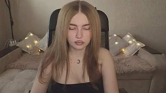 ViolettaLopez online show from 11/03/25, 12:31