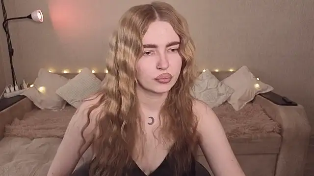 Snapshot of ViolettaLopez chatting on 06/09/26, 02:29 ViolettaLopez online show from 06/09/26, 02:29
