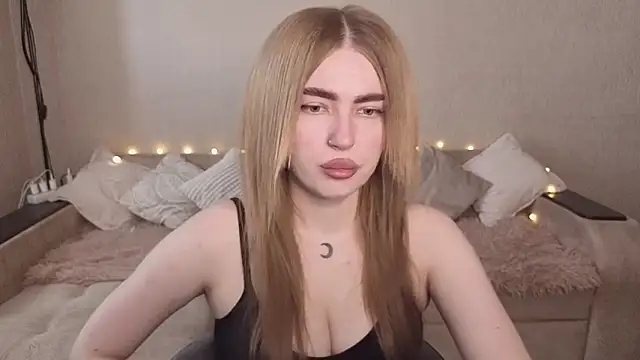 Snapshot of ViolettaLopez chatting on 06/08/26, 11:22 ViolettaLopez online show from 06/08/26, 11:22