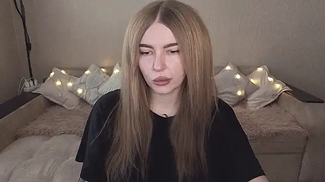 ViolettaLopez online show from 10/25/25, 12:39