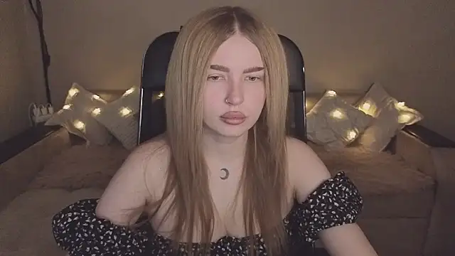 ViolettaLopez online show from 11/10/25, 12:21