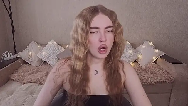 ViolettaLopez online show from 04/21/26, 12:34