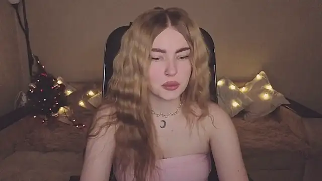 ViolettaLopez online show from 12/19/25, 12:29