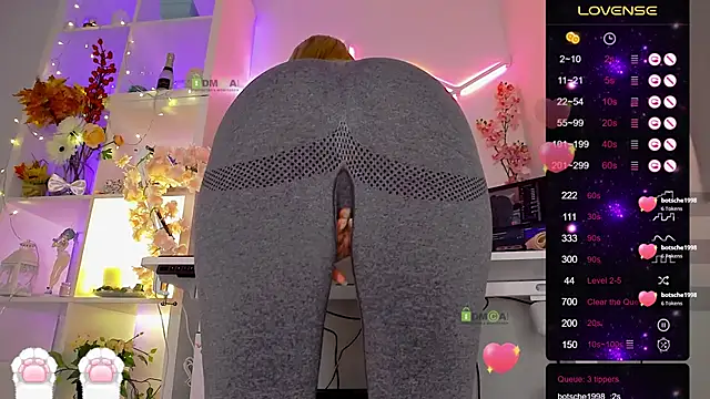 Elena-Marilyn online show from 11/18/25, 08:45