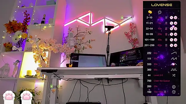 Elena-Marilyn online show from 11/21/25, 08:52