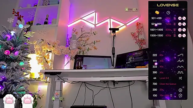 Elena-Marilyn online show from 12/22/25, 08:31