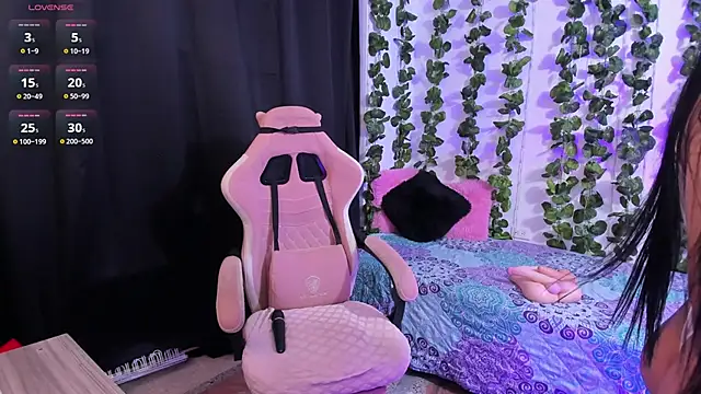 ashley morgan 18 online show from 11/13/25, 02:37