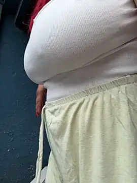 sofy alone online show from 03/29/26, 03:02