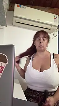 sofy alone online show from 05/27/26, 07:10