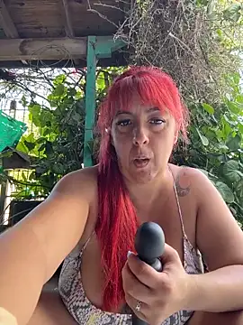 sofy alone online show from 12/22/25, 01:00