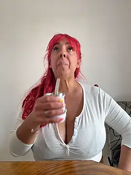 Snapshot of sofy_alone chatting on 10/31/25, 03:52 sofy alone online show from 10/31/25, 03:52