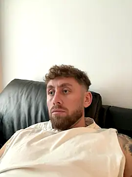 Snapshot of Cata9407 chatting on 12/02/25, 12:40 Cata9407 online show from 12/02/25, 12:40