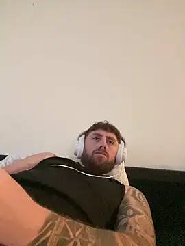 Snapshot of Cata9407 chatting on 12/14/25, 12:00 Cata9407 online show from 12/14/25, 12:00