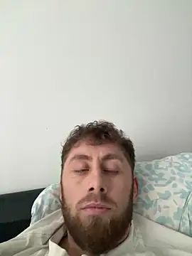 Snapshot of Cata9407 chatting on 11/26/25, 02:39 Cata9407 online show from 11/26/25, 02:39