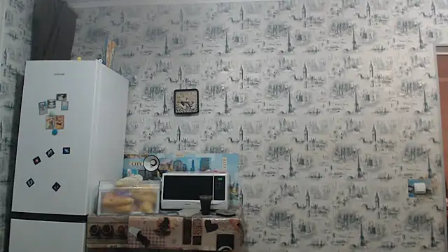 Amy August online show from 11/10/25, 02:44