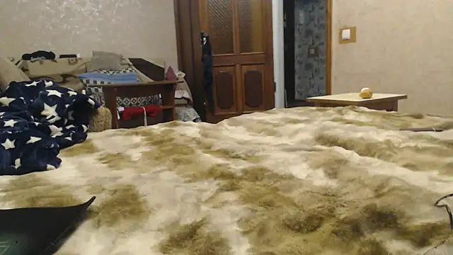 Amy August online show from 10/31/25, 07:43