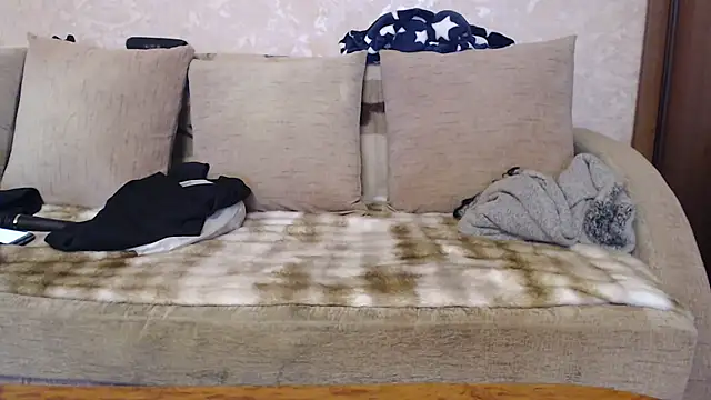 Amy August online show from 12/01/25, 10:38