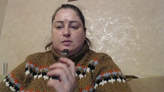 Amy August online show from 12/04/25, 02:05