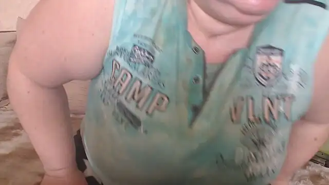 Amy August online show from 05/04/26, 01:36