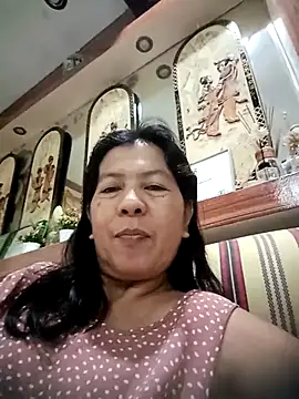 Snapshot of TropicalFlower chatting on 10/08/25, 12:12 TropicalFlower online show from 10/08/25, 12:12