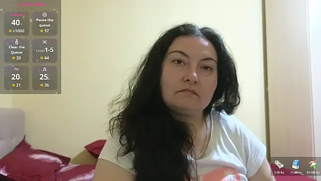 Snapshot of BBW_MILF_4U chatting on 03/08/25, 05:54 BBW MILF 4U online show from 03/08/25, 05:54
