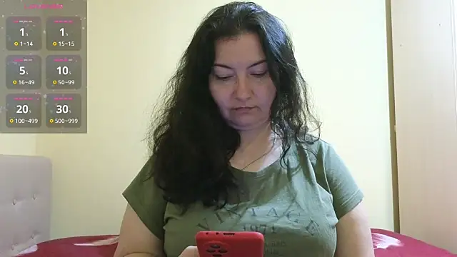 Snapshot of BBW_MILF_4U chatting on 03/09/25, 01:37 BBW MILF 4U online show from 03/09/25, 01:37