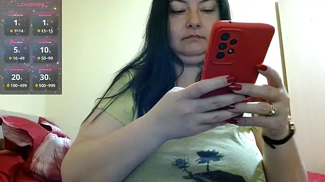 Snapshot of BBW_MILF_4U chatting on 03/14/25, 05:24 BBW MILF 4U online show from 03/14/25, 05:24