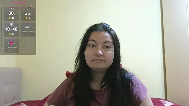 Snapshot of BBW_MILF_4U chatting on 03/18/25, 01:44 BBW MILF 4U online show from 03/18/25, 01:44