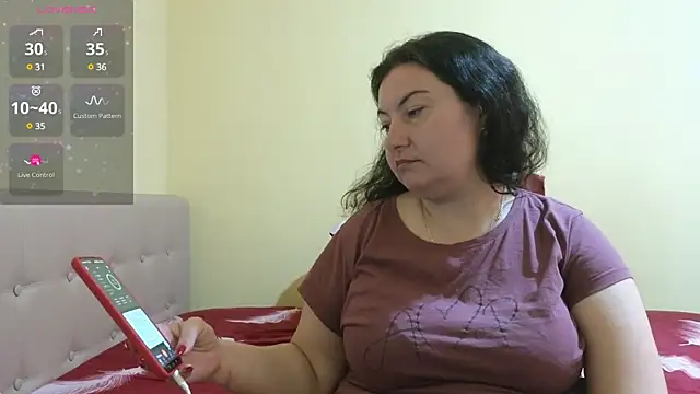 Snapshot of BBW_MILF_4U chatting on 03/10/25, 11:12 BBW MILF 4U online show from 03/10/25, 11:12