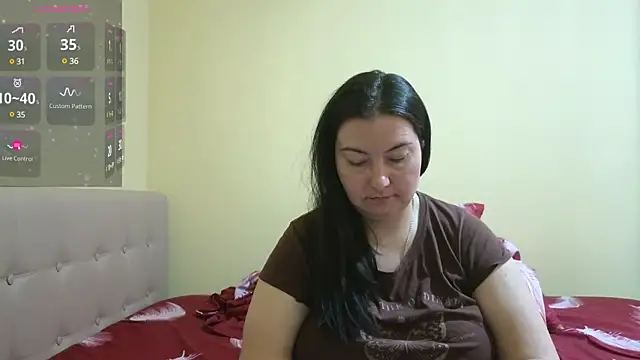 Snapshot of BBW_MILF_4U chatting on 03/16/25, 11:27 BBW MILF 4U online show from 03/16/25, 11:27