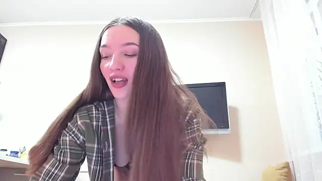 Snapshot of Naughty_Molly chatting on 03/04/26, 04:26 Naughty Molly online show from 03/04/26, 04:26