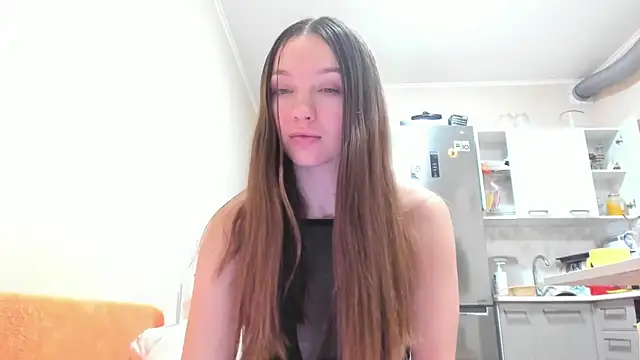 Snapshot of Naughty_Molly chatting on 12/04/25, 04:06 Naughty Molly online show from 12/04/25, 04:06