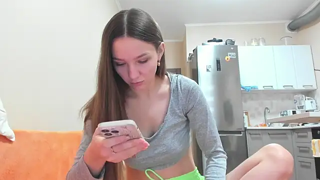 Snapshot of Naughty_Molly chatting on 11/21/25, 09:19 Naughty Molly online show from 11/21/25, 09:19