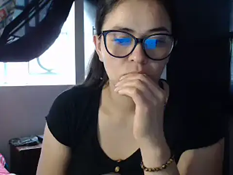 mayhott2 online show from 02/05/25, 06:37