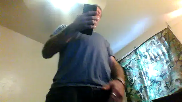 Snapshot of thefire420 chatting on 12/04/24, 04:32 thefire420 online show from 12/04/24, 04:32