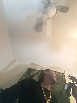 Snapshot of thefire420 chatting on 10/26/25, 11:10 thefire420 online show from 10/26/25, 11:10