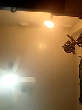 Snapshot of thefire420 chatting on 11/01/25, 02:33 thefire420 online show from 11/01/25, 02:33