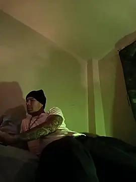 Snapshot of thefire420 chatting on 12/22/25, 02:50 thefire420 online show from 12/22/25, 02:50